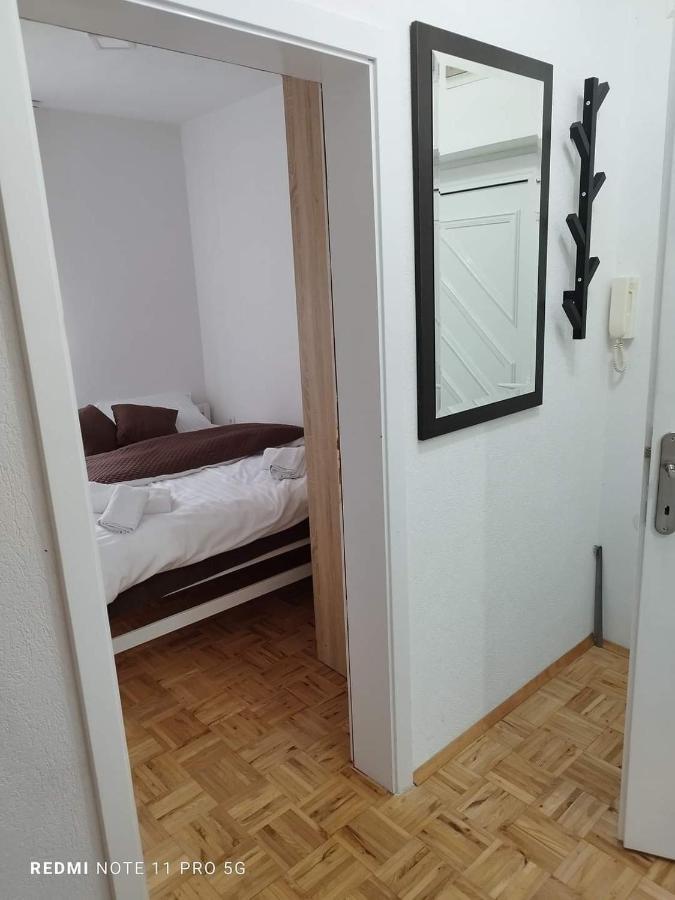 Kosta Apartment *